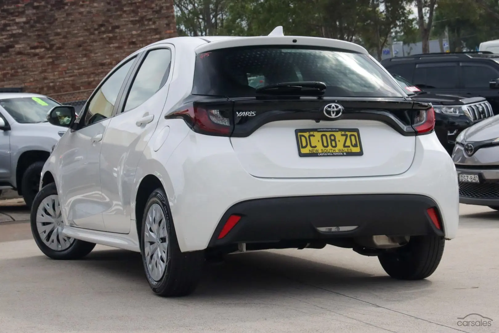 2021 Toyota Yaris Image 2