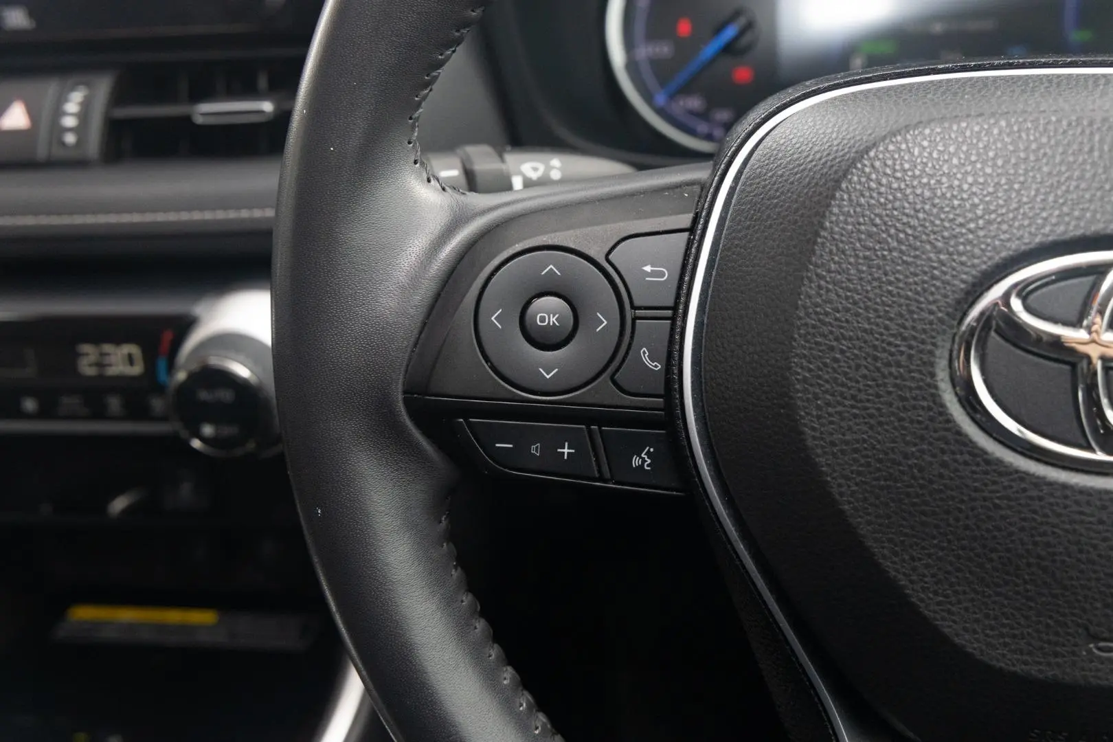 2020 Toyota RAV4 Gallery Image 11