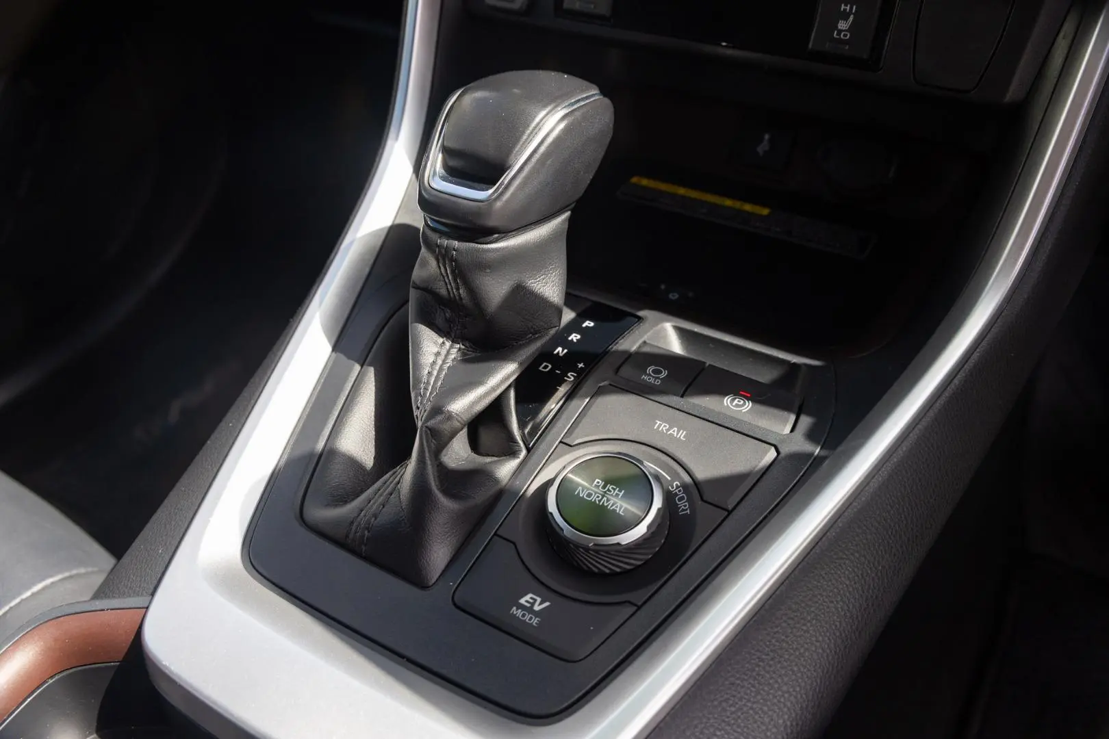 2020 Toyota RAV4 Gallery Image 10