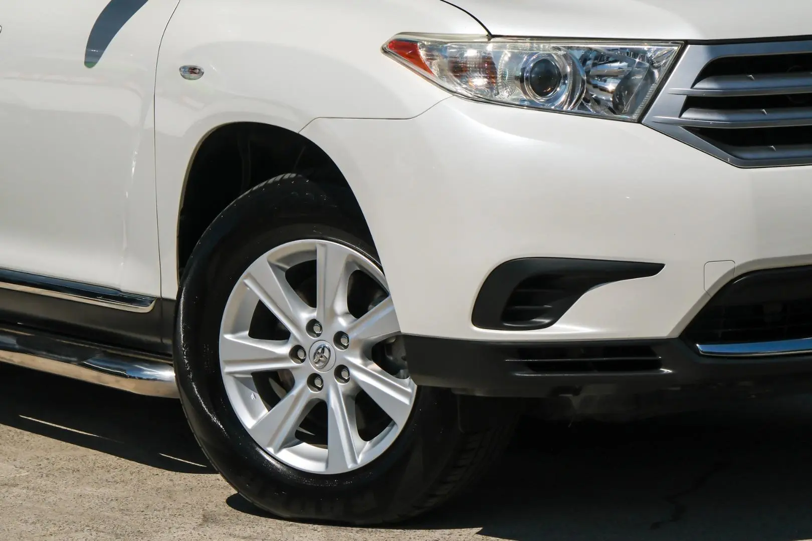 2013 Toyota Kluger Gallery Image 6