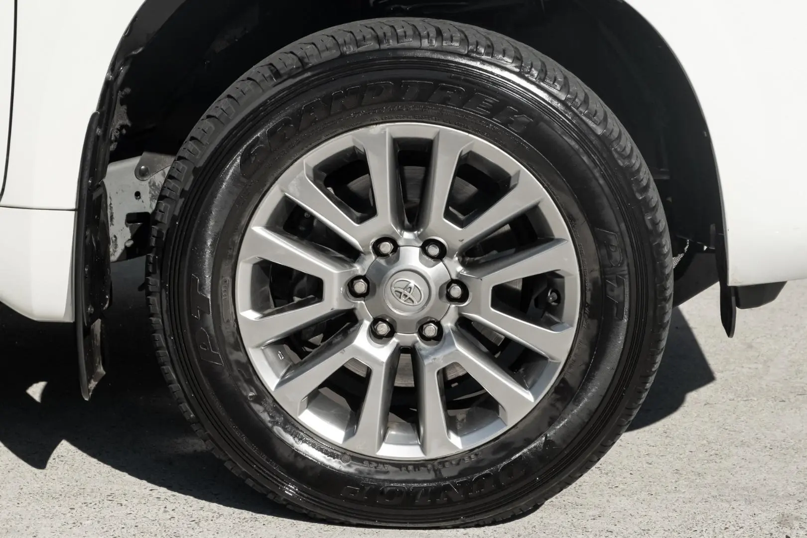 2021 Toyota Landcruiser Prado Gallery Image 21