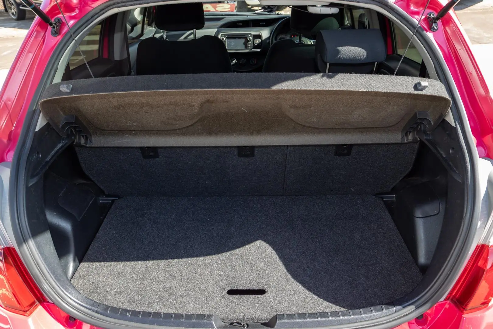 2016 Toyota Yaris Gallery Image 14