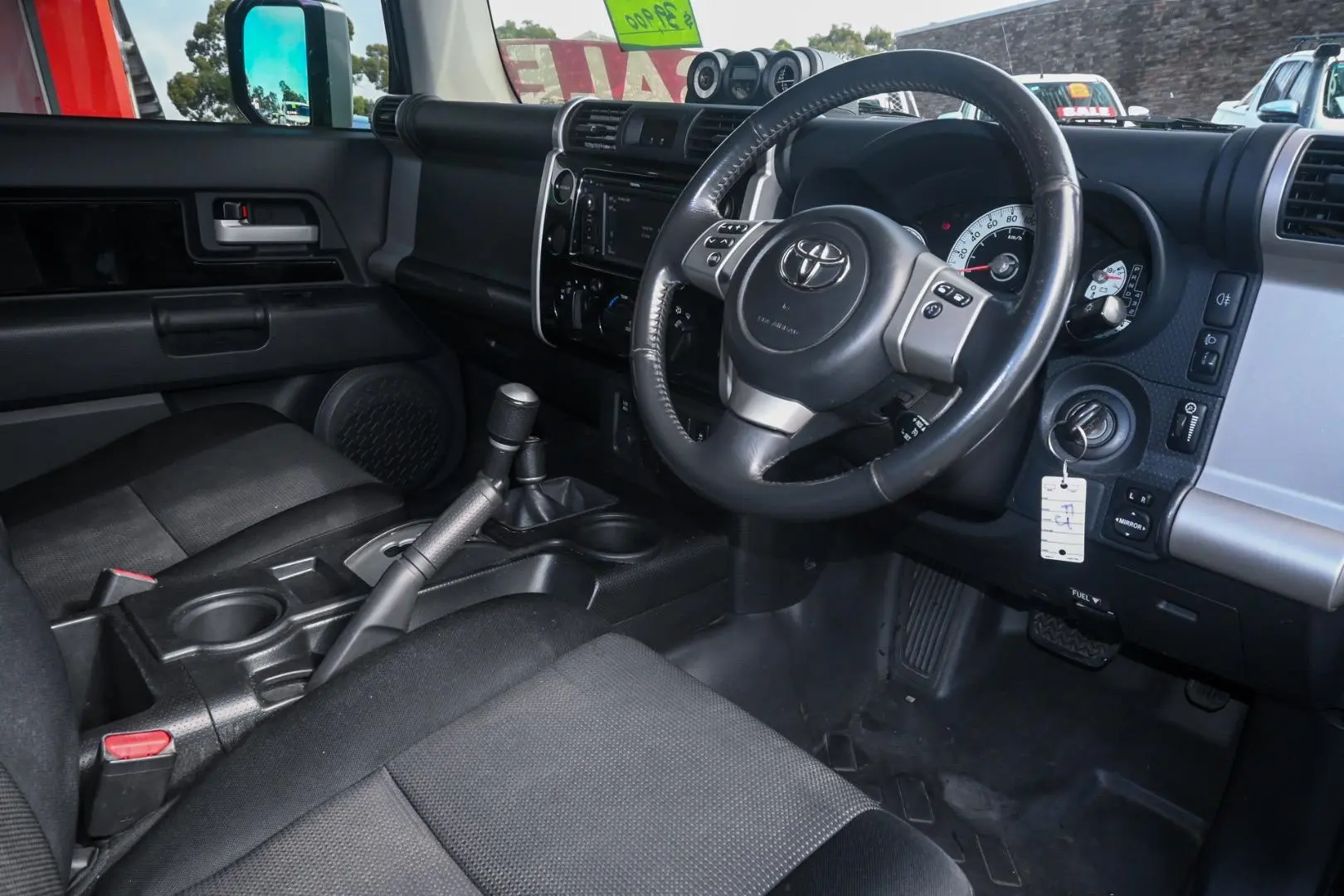 2013 Toyota FJ Cruiser Gallery Image 7