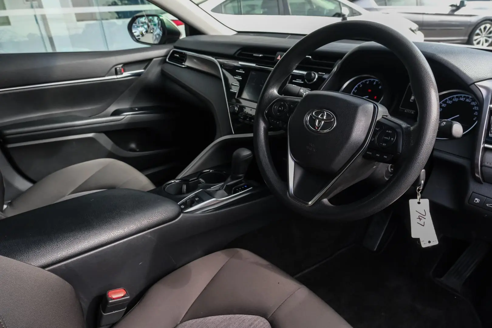 2018 Toyota Camry Gallery Image 6