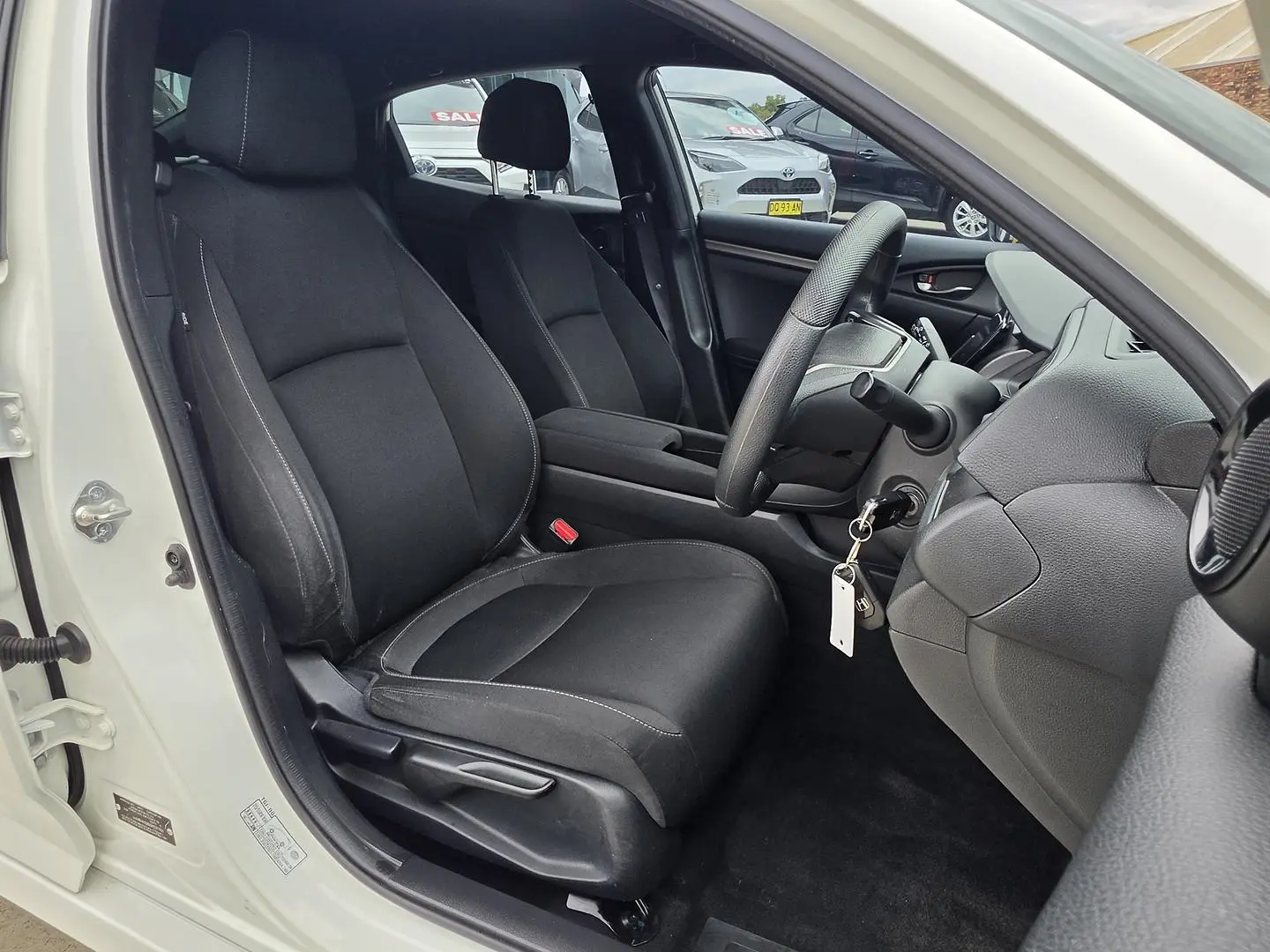 2017 Honda Civic Gallery Image 16