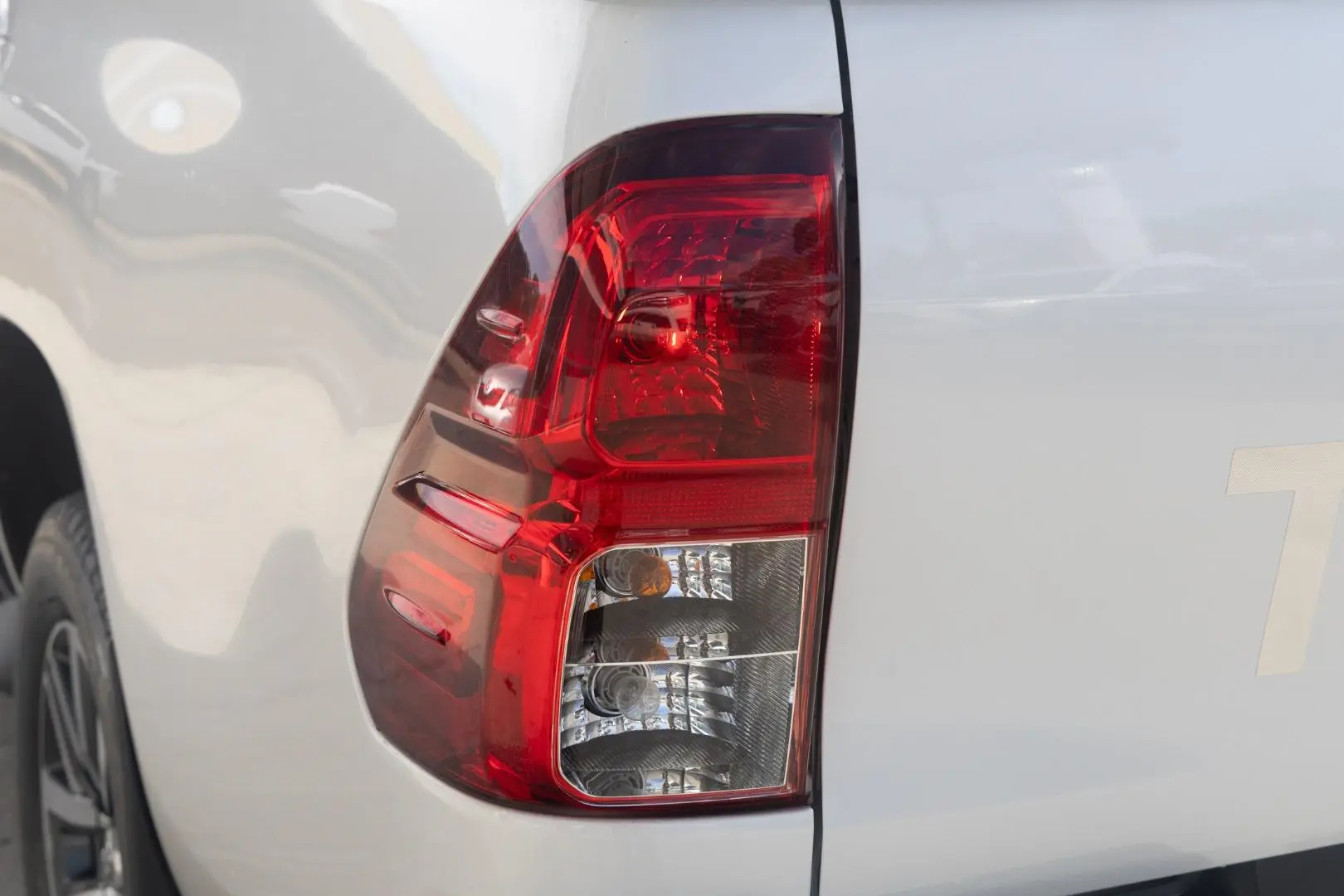 2019 Toyota Hilux Gallery Image 21