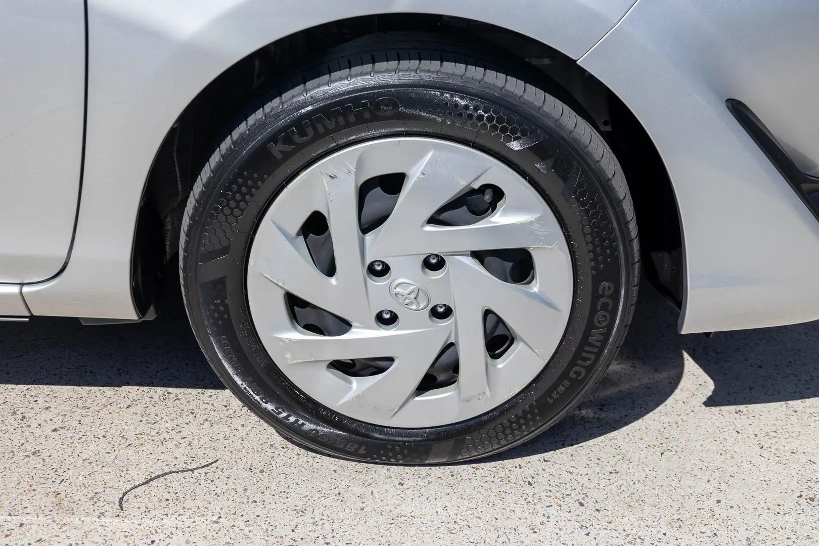 2019 Toyota Prius C Gallery Image 20