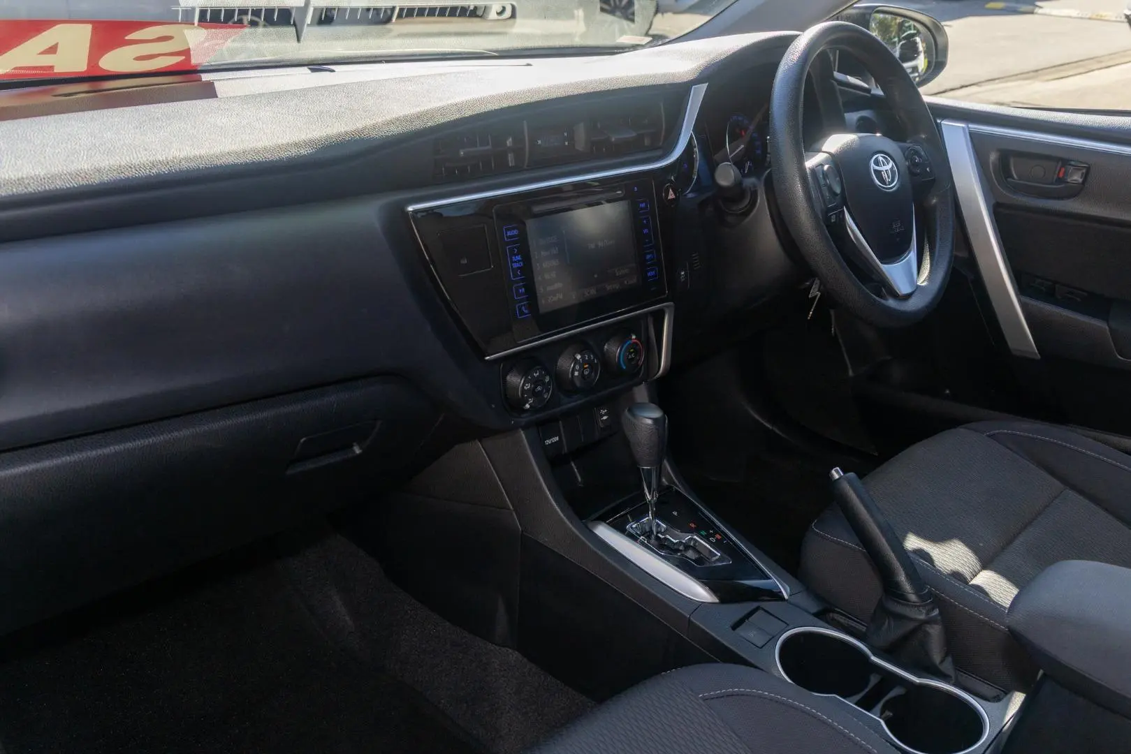2019 Toyota Corolla Gallery Image 8