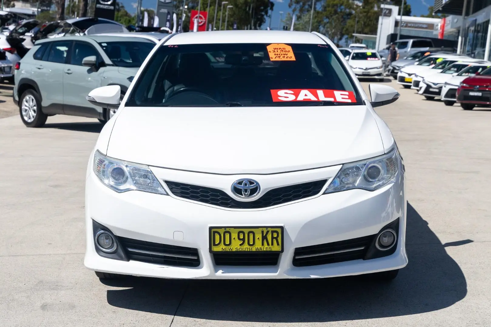 2014 Toyota Camry Gallery Image 4