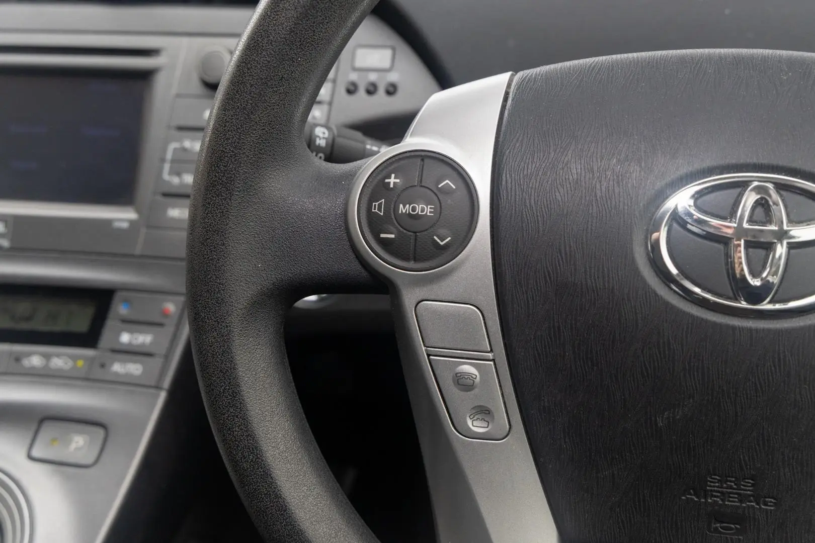 2012 Toyota Prius Gallery Image 11