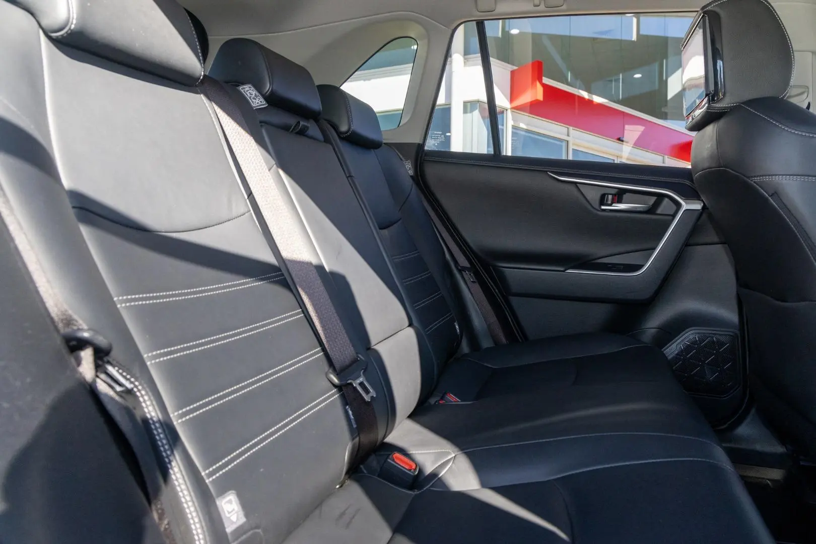 2019 Toyota RAV4 Gallery Image 9