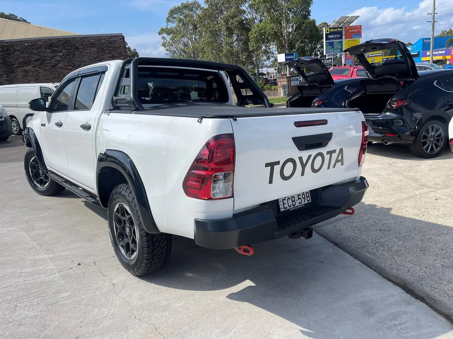 2018 Toyota Hilux Gallery Image 4