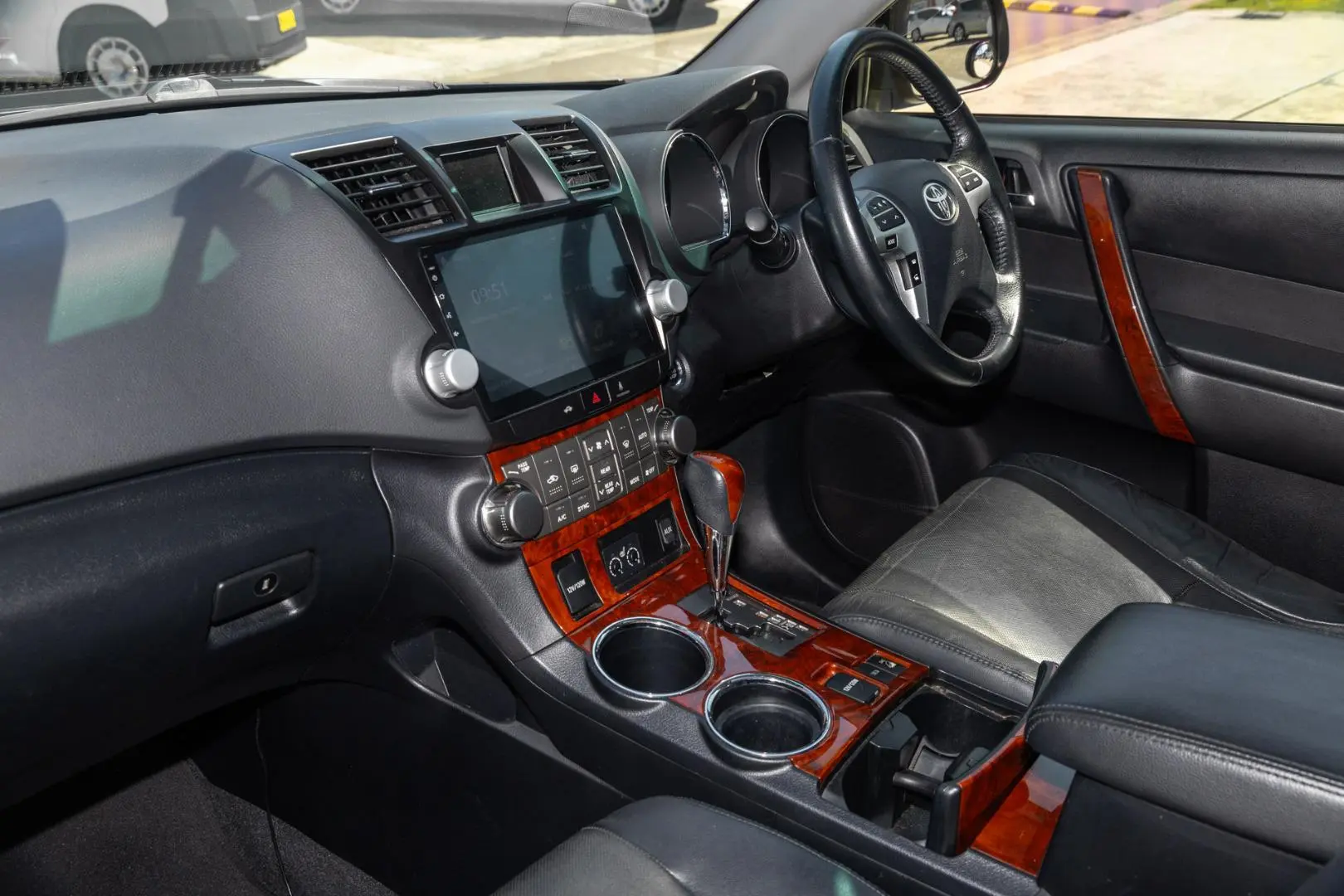 2012 Toyota Kluger Gallery Image 8