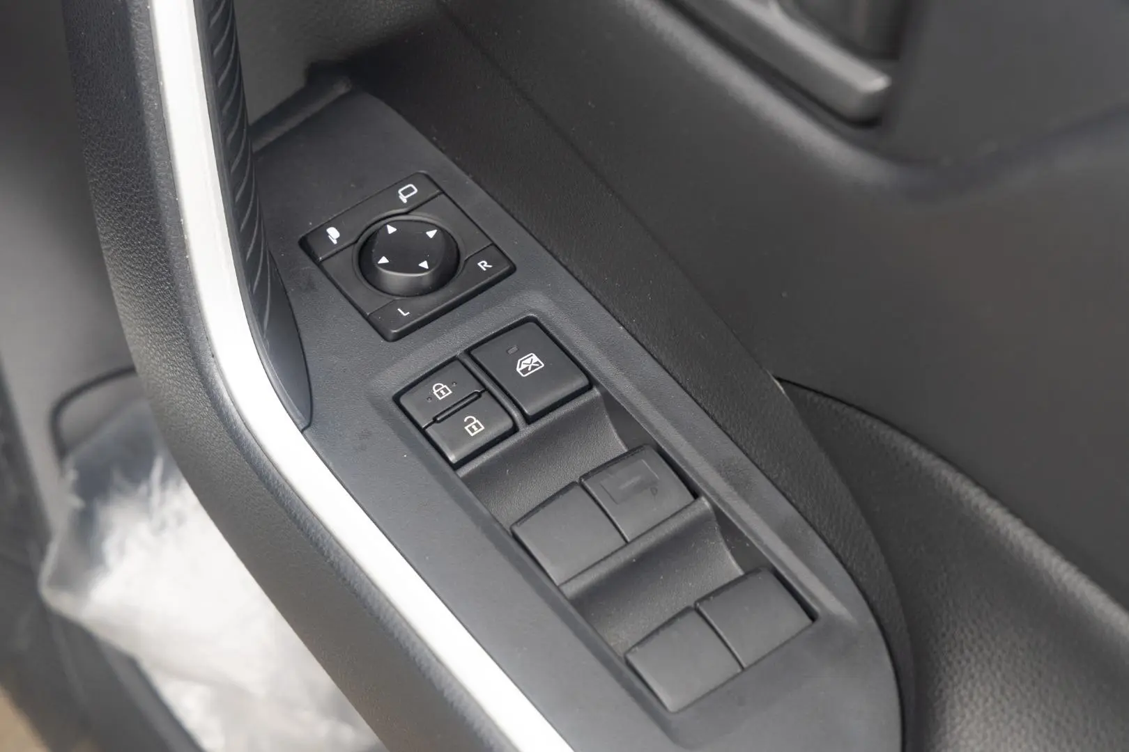 2022 Toyota RAV4 Gallery Image 18