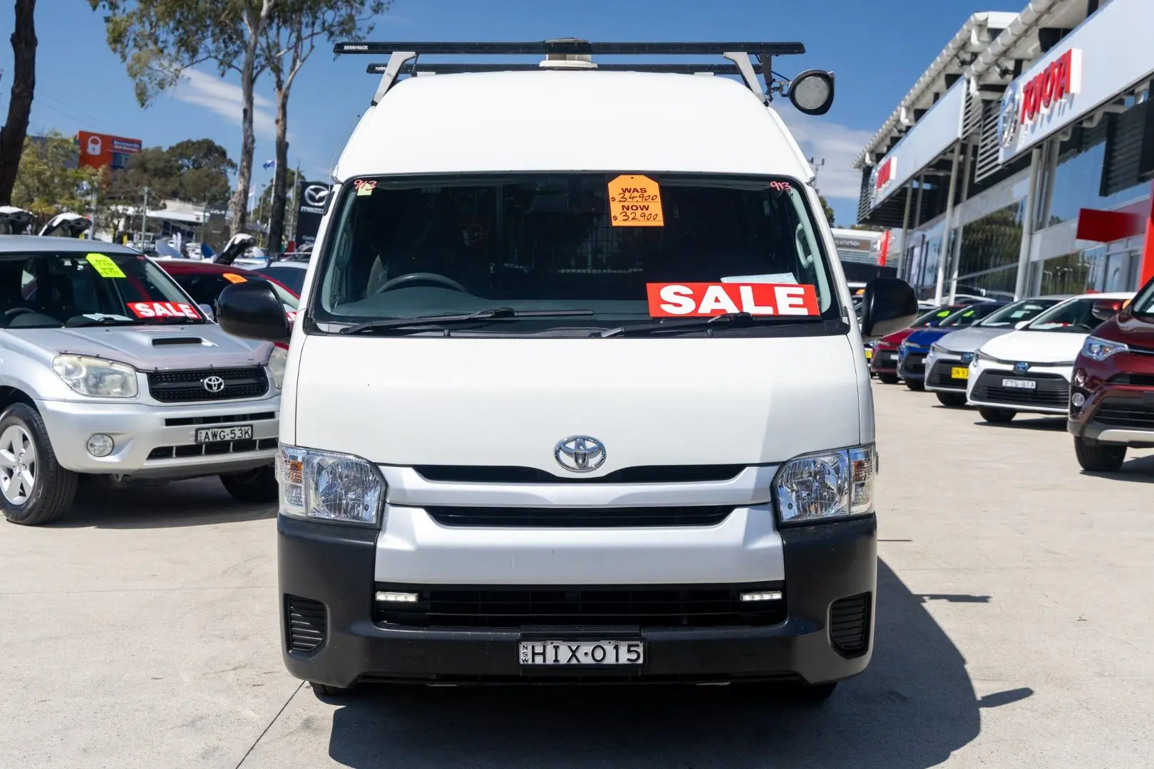 2016 Toyota Hiace Gallery Image 4