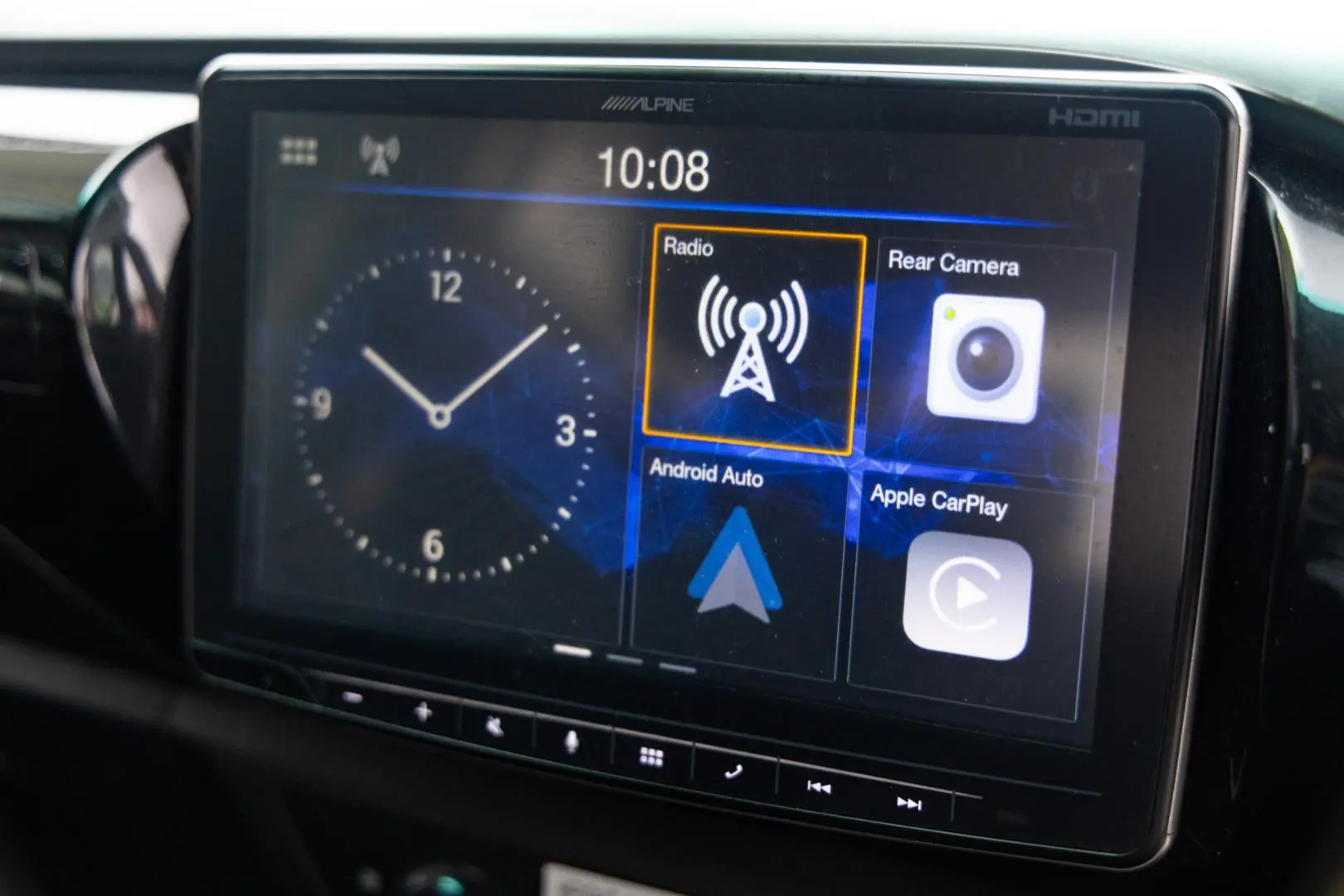 2016 Toyota Hilux Gallery Image 12