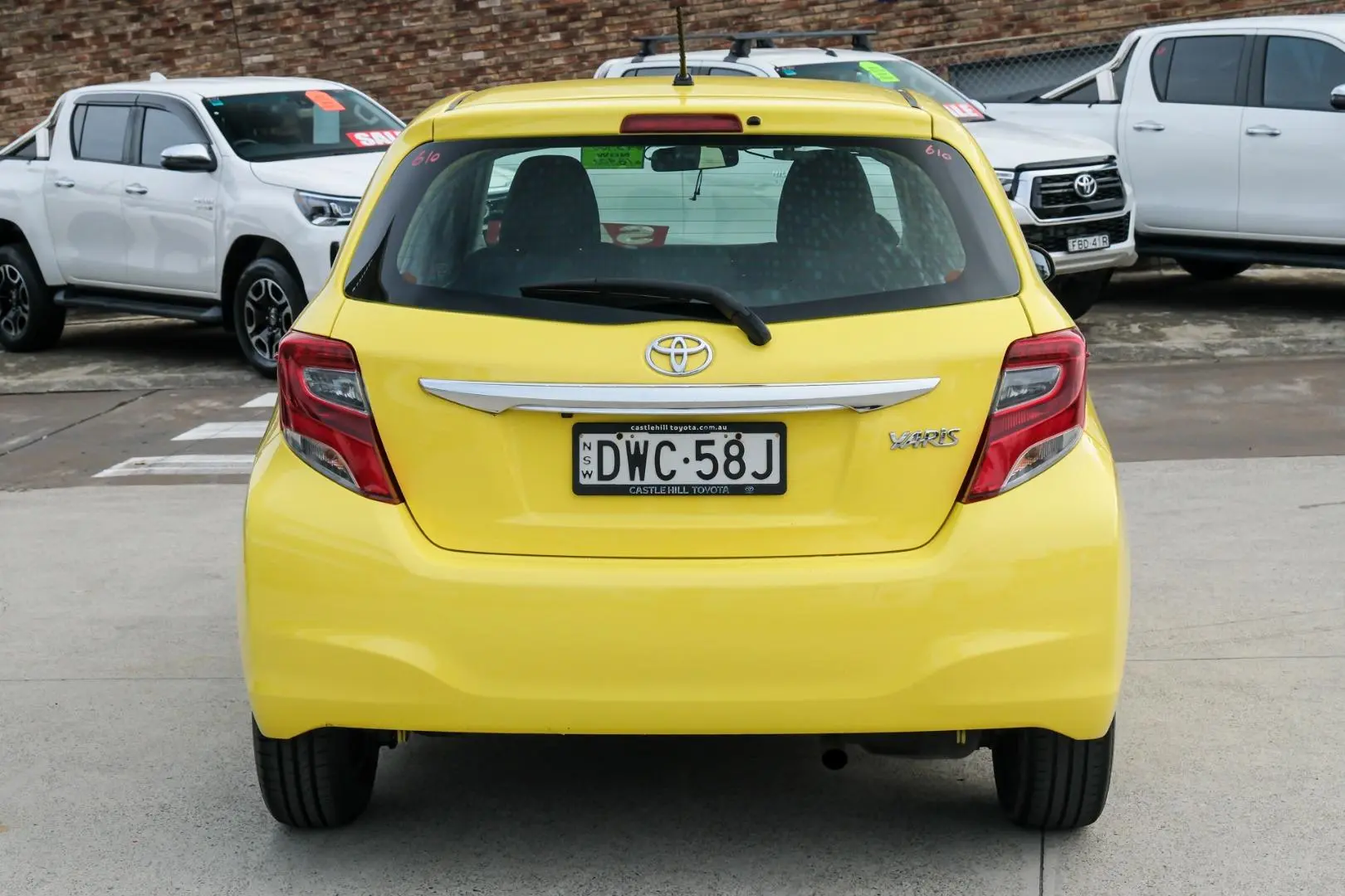 2016 Toyota Yaris Gallery Image 5