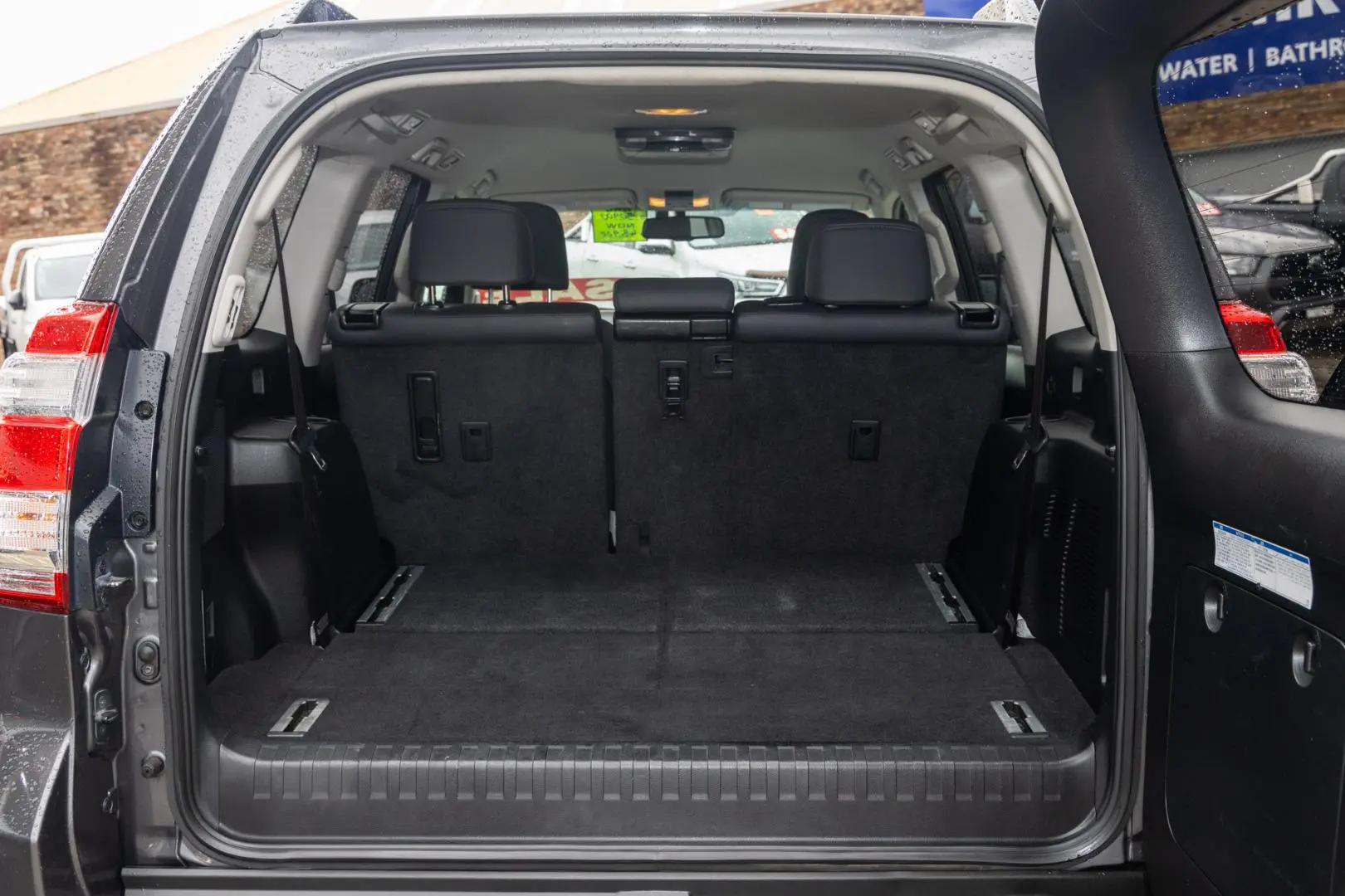 2017 Toyota Landcruiser Prado Gallery Image 19