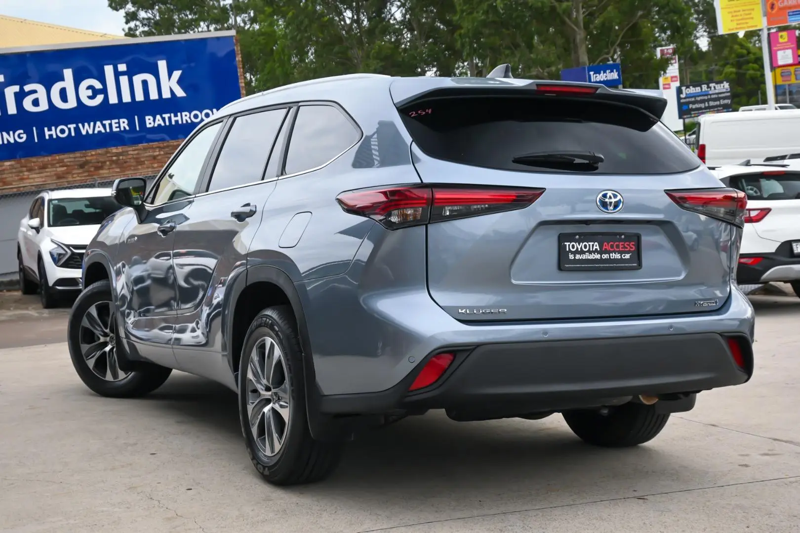 2025 Toyota Kluger Gallery Image 2