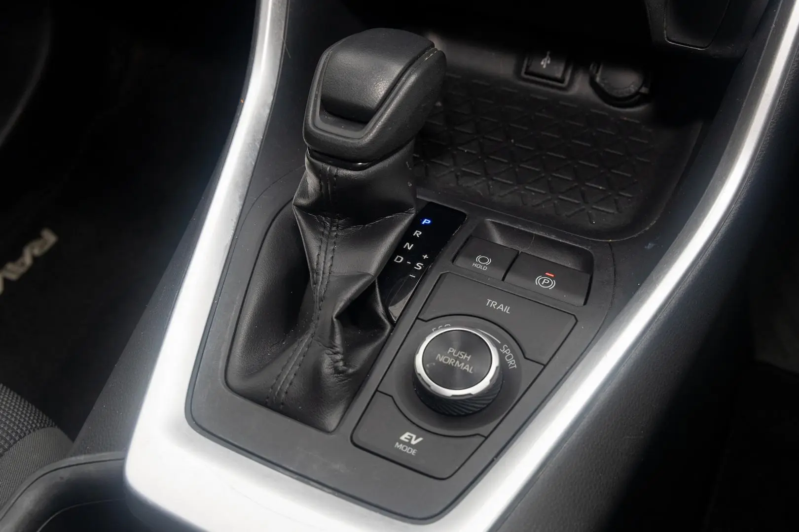 2019 Toyota RAV4 Gallery Image 19