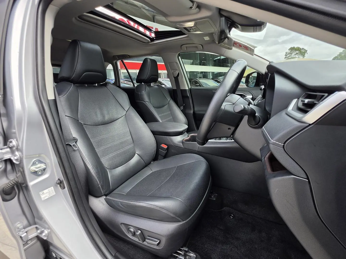 2023 Toyota RAV4 Gallery Image 24