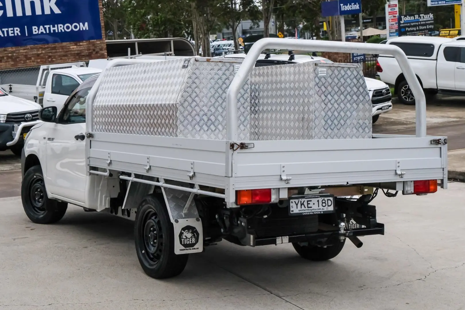 2020 Toyota Hilux Gallery Image 2