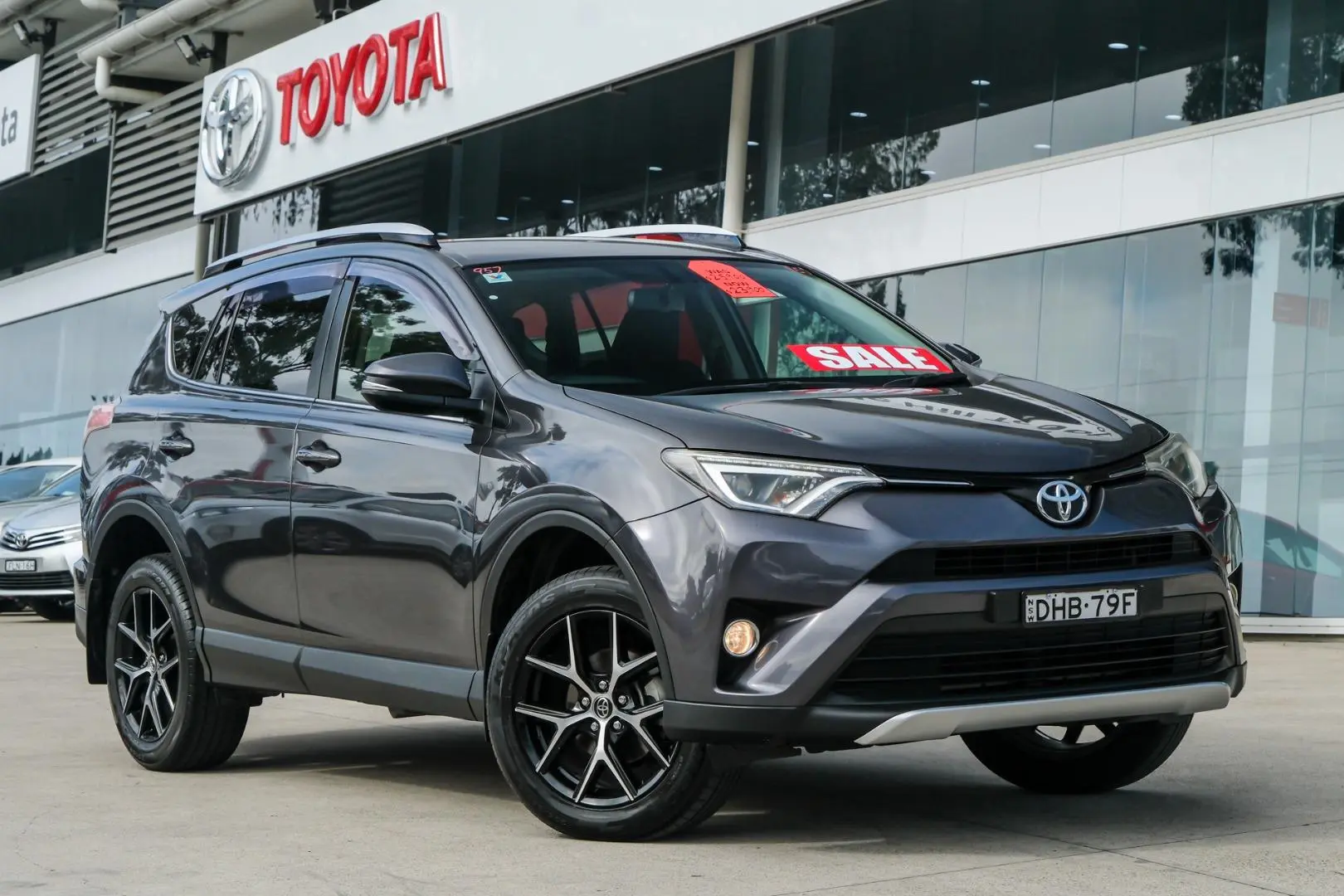 2016 Toyota RAV4 Image 1