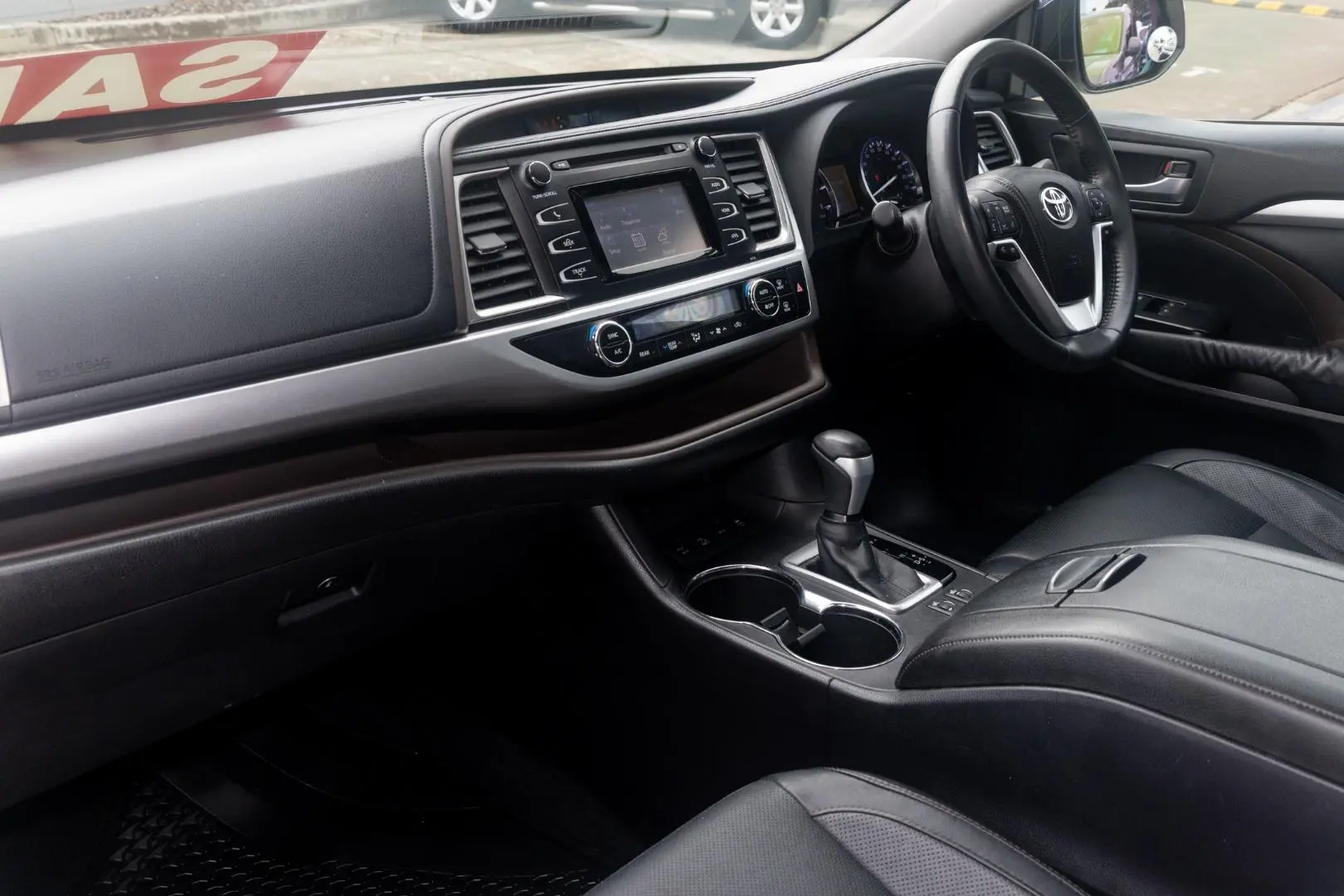 2014 Toyota Kluger Gallery Image 8