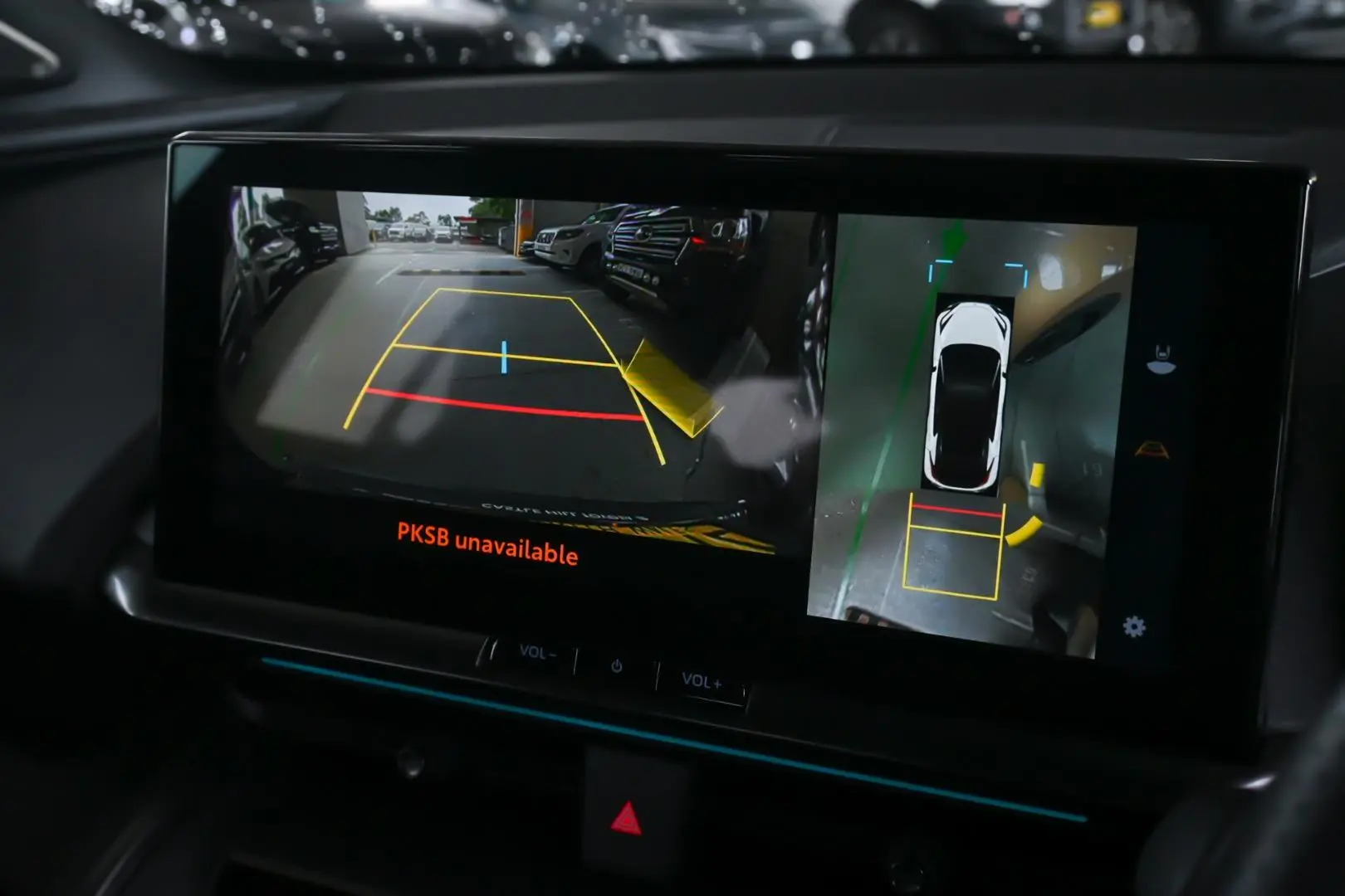 2025 Toyota C-HR Gallery Image 16