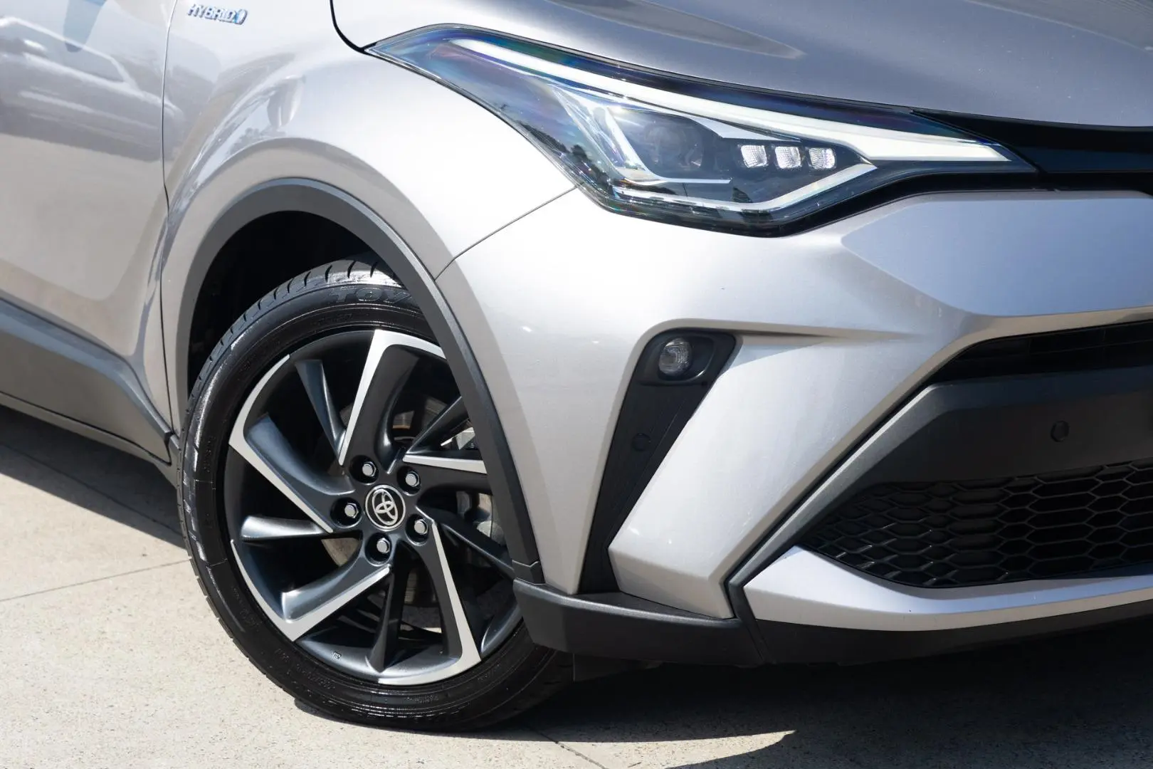 2020 Toyota C-HR Gallery Image 6
