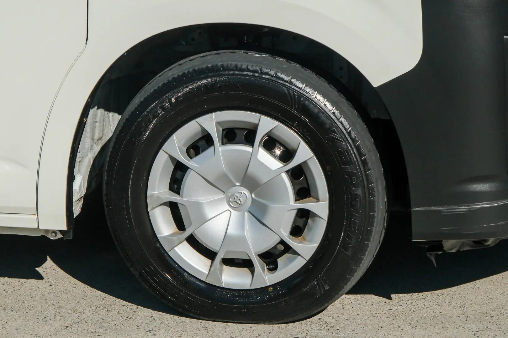 2022 Toyota Hiace Gallery Image 20