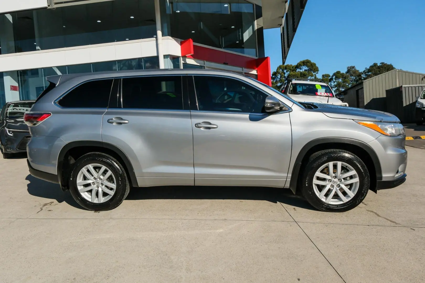 2015 Toyota Kluger Gallery Image 3
