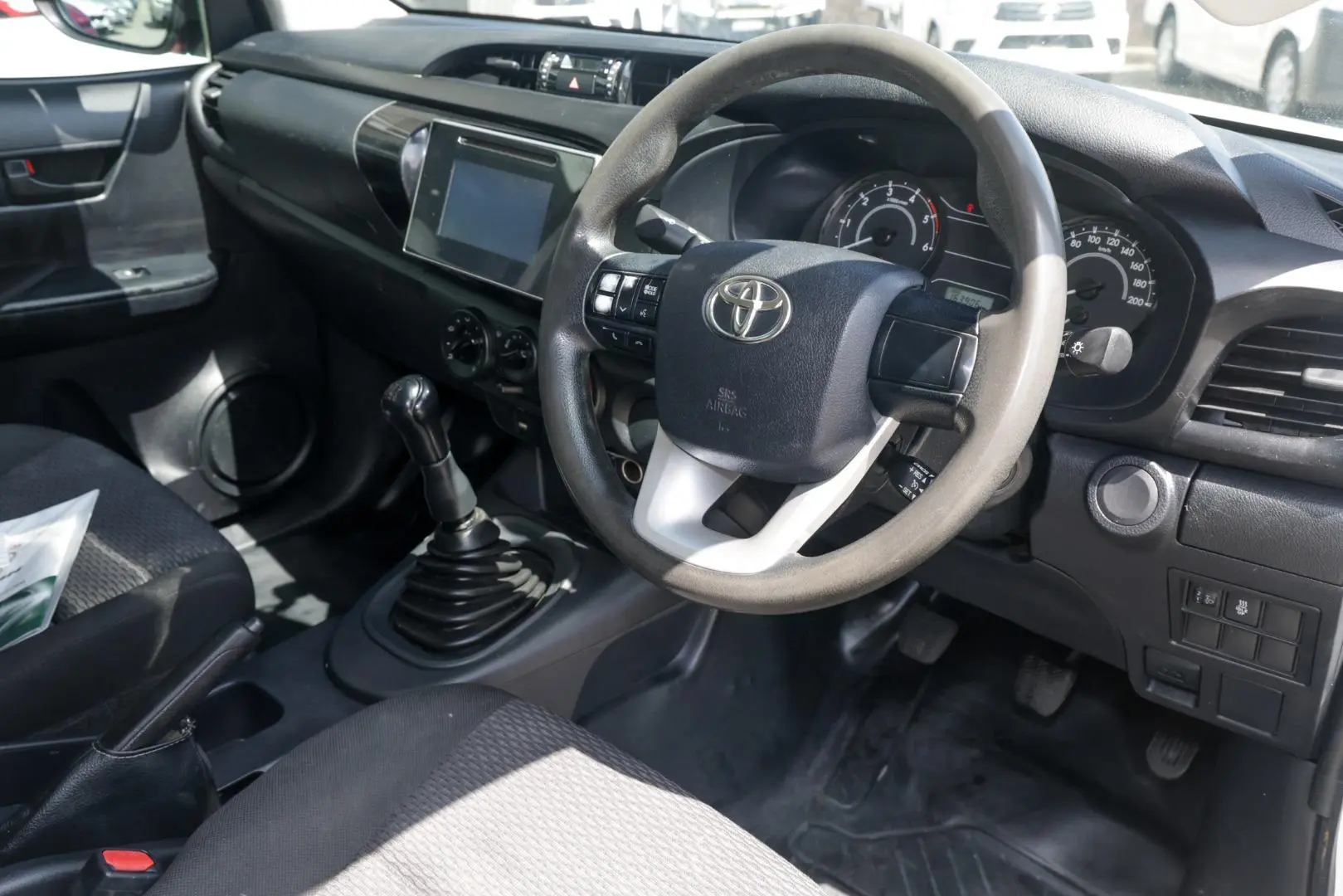 2017 Toyota Hilux Gallery Image 7