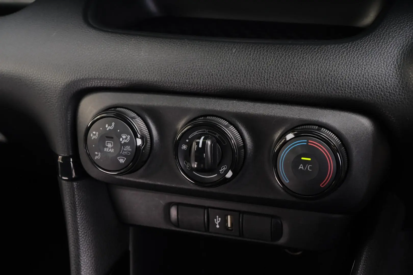 2022 Toyota Yaris Gallery Image 13