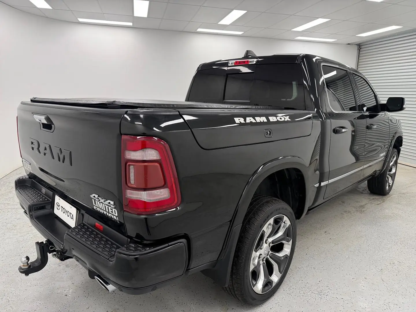 2021 RAM 1500 Gallery Image 3