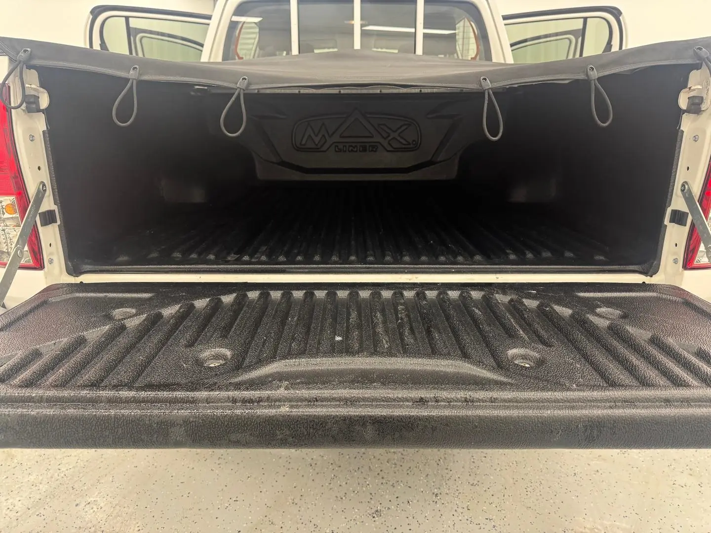 2022 Toyota Hilux Gallery Image 6