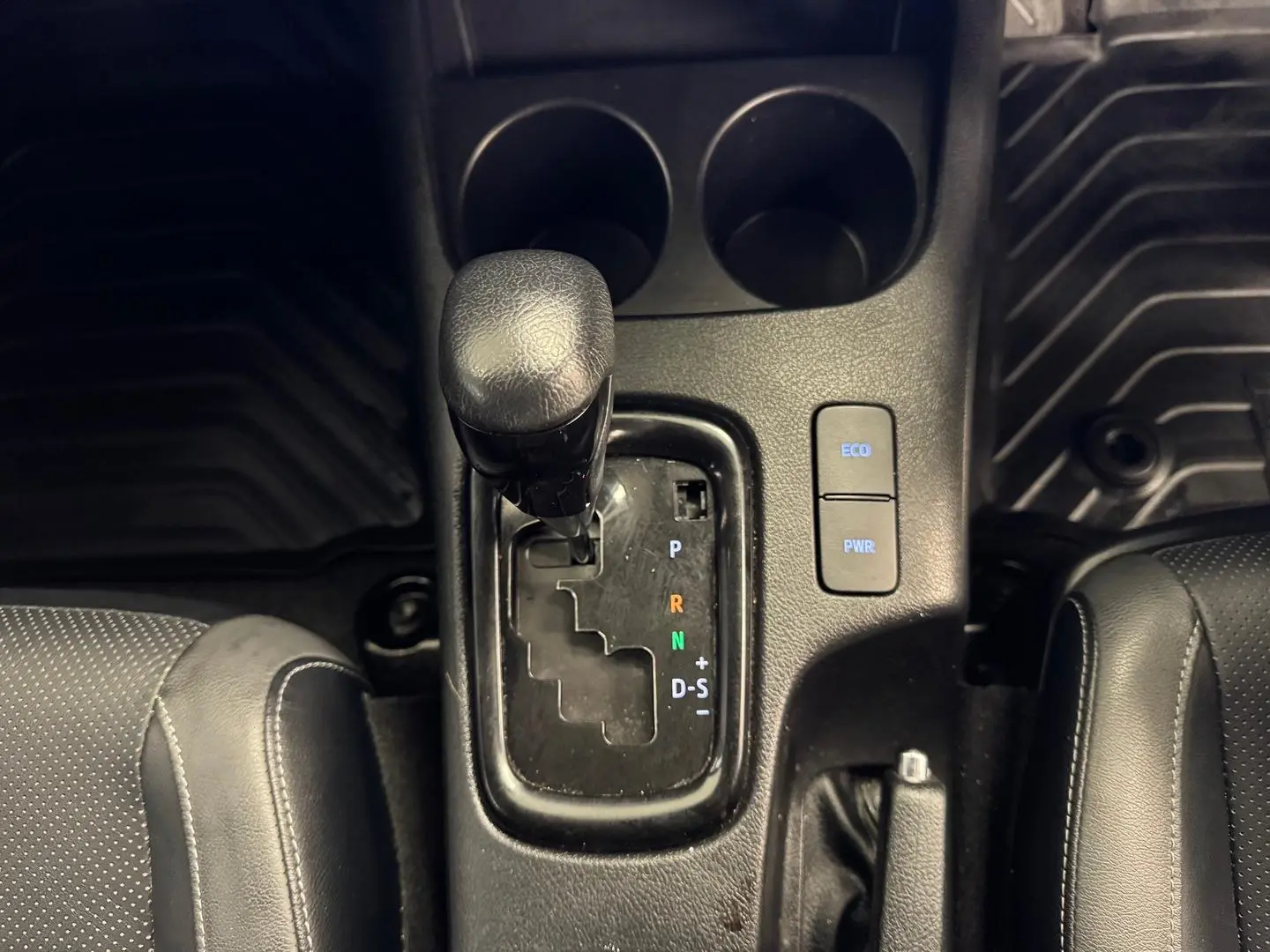 2022 Toyota Hilux Gallery Image 24