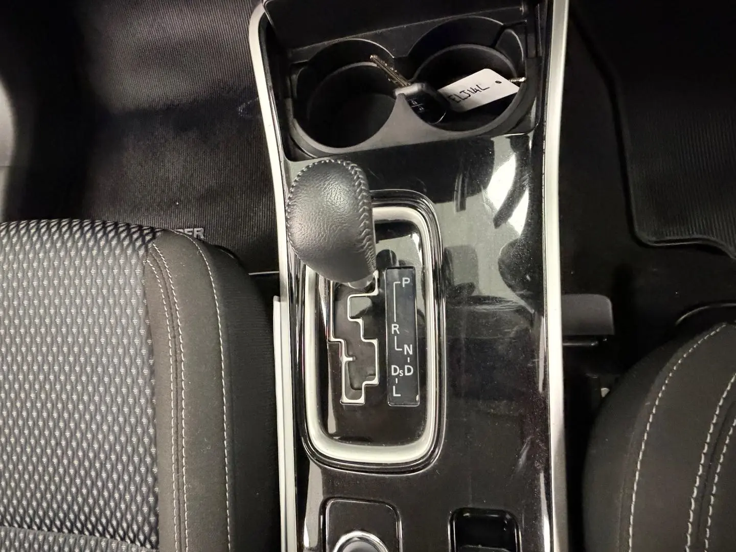 2020 Mitsubishi Outlander Gallery Image 20