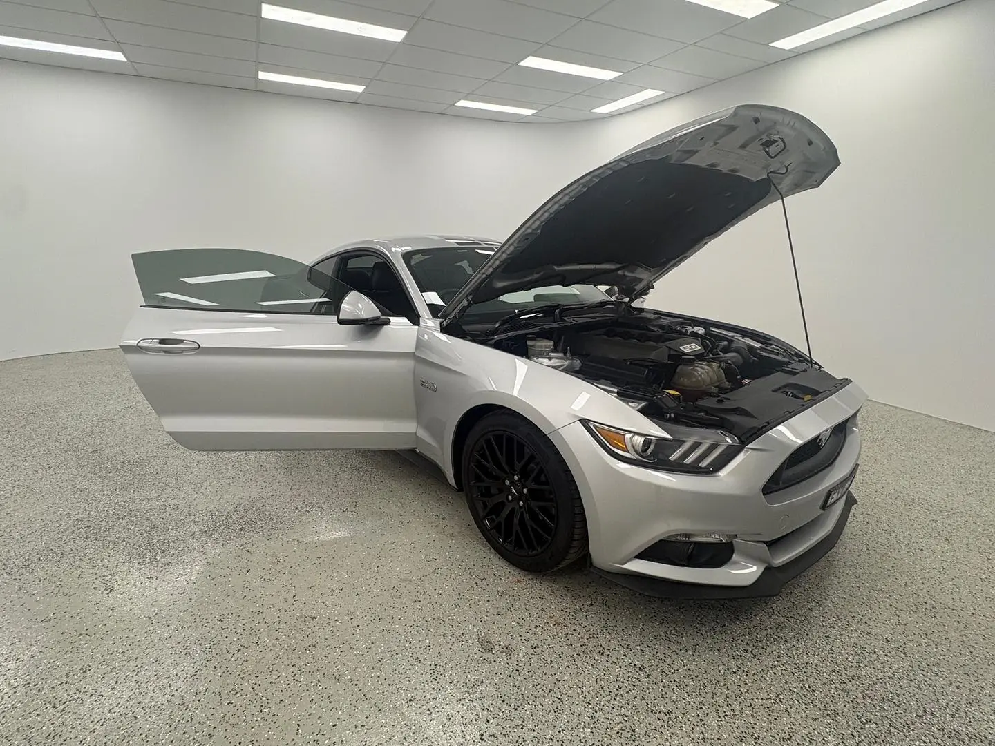 2017 Ford Mustang Gallery Image 11