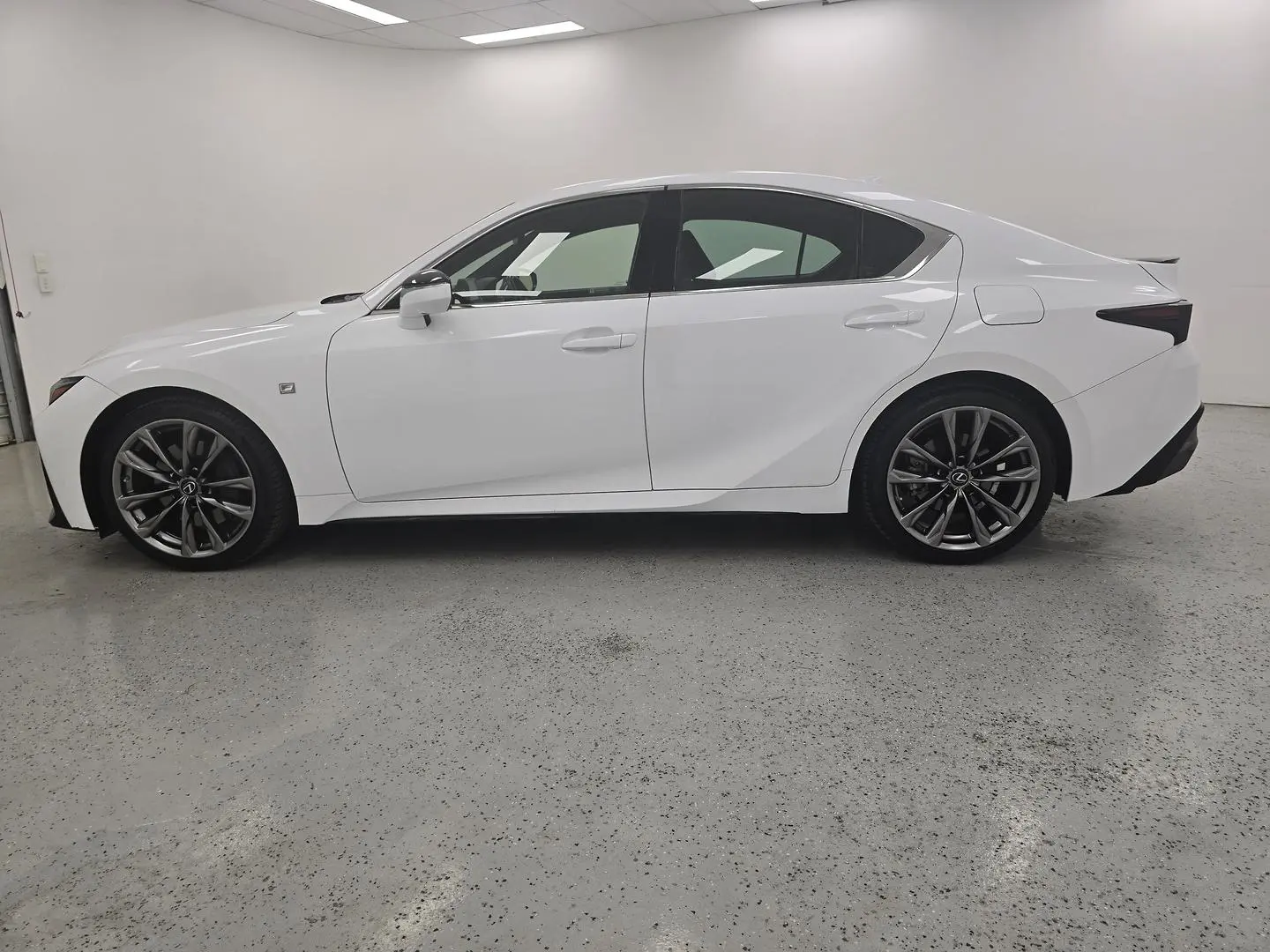 2021 Lexus IS Gallery Image 6