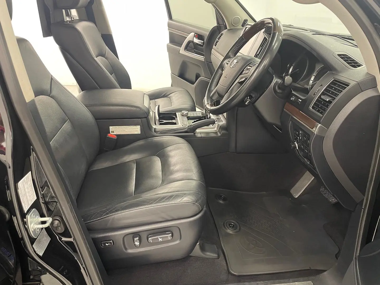 2021 Toyota Landcruiser Gallery Image 23