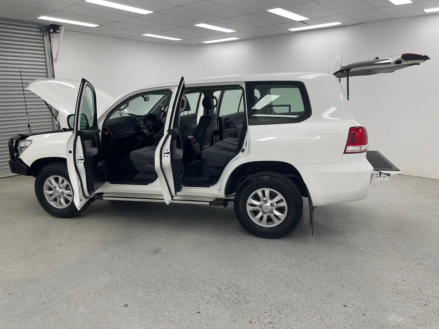 2010 Toyota Landcruiser Gallery Image 12