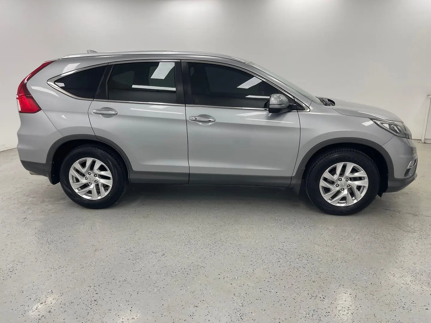 2016 Honda CR-V Gallery Image 2