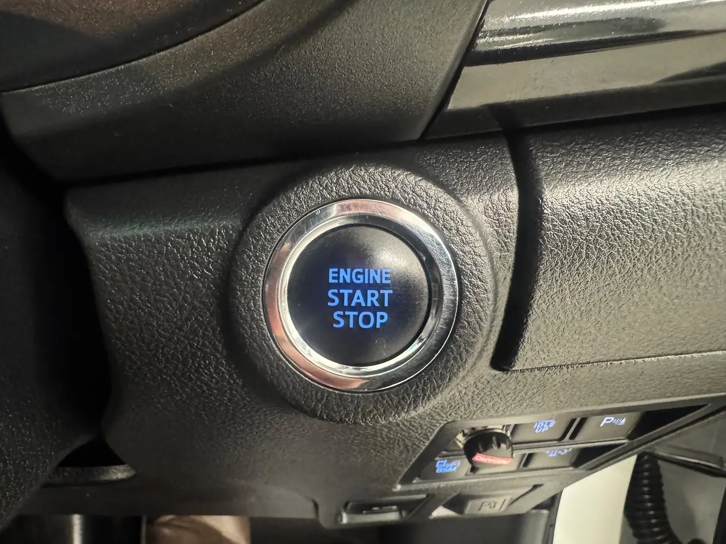 2023 Toyota Hilux Gallery Image 25