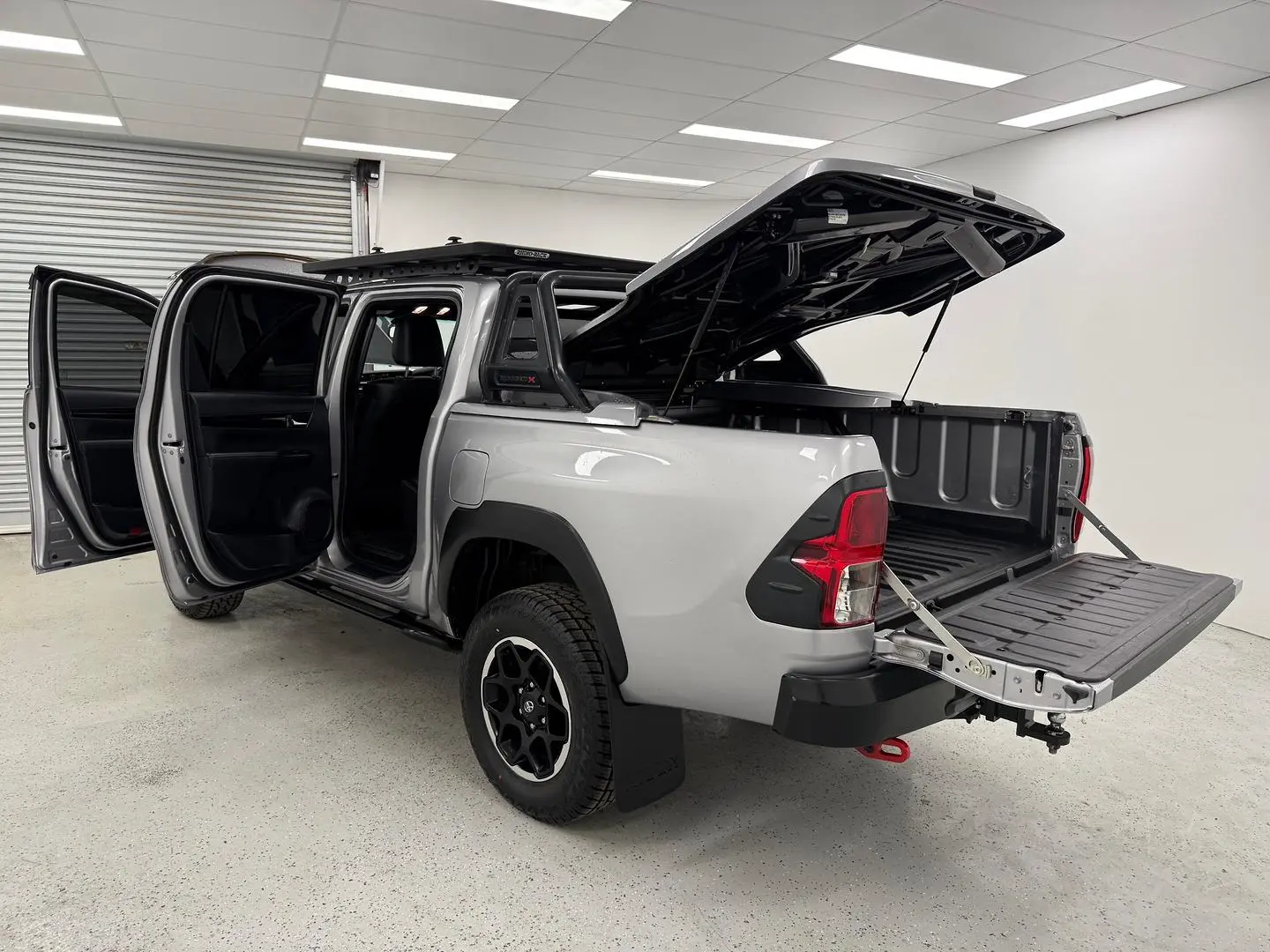 2018 Toyota Hilux Gallery Image 13
