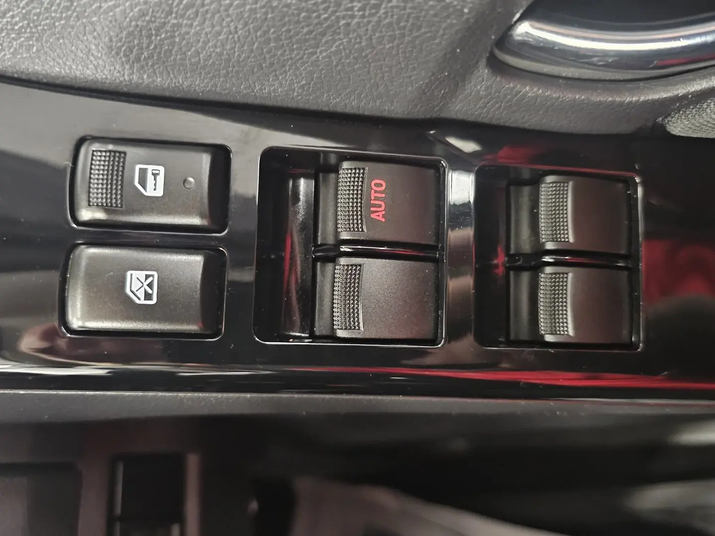 2020 Isuzu MU-X Gallery Image 39