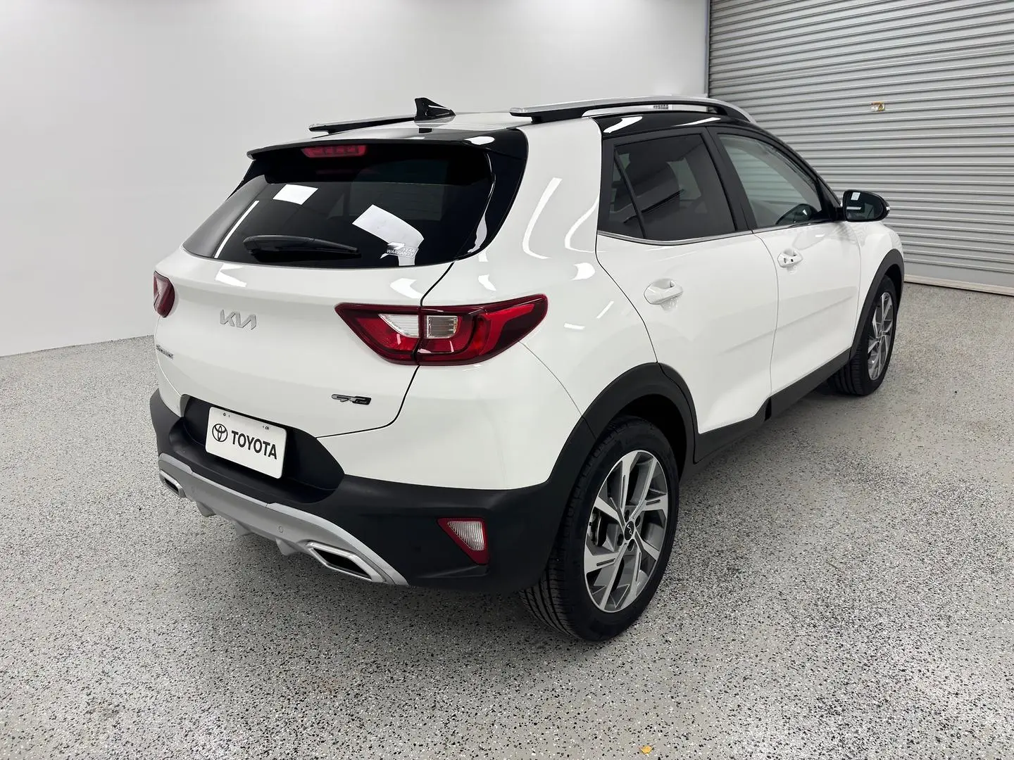 2022 Kia Stonic Gallery Image 3