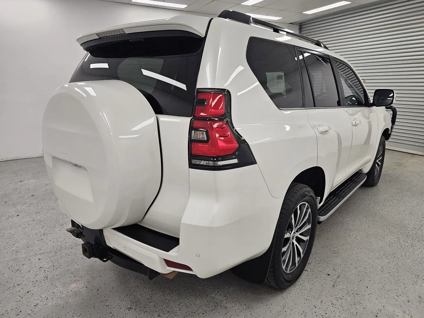 2023 Toyota Landcruiser Prado Gallery Image 3