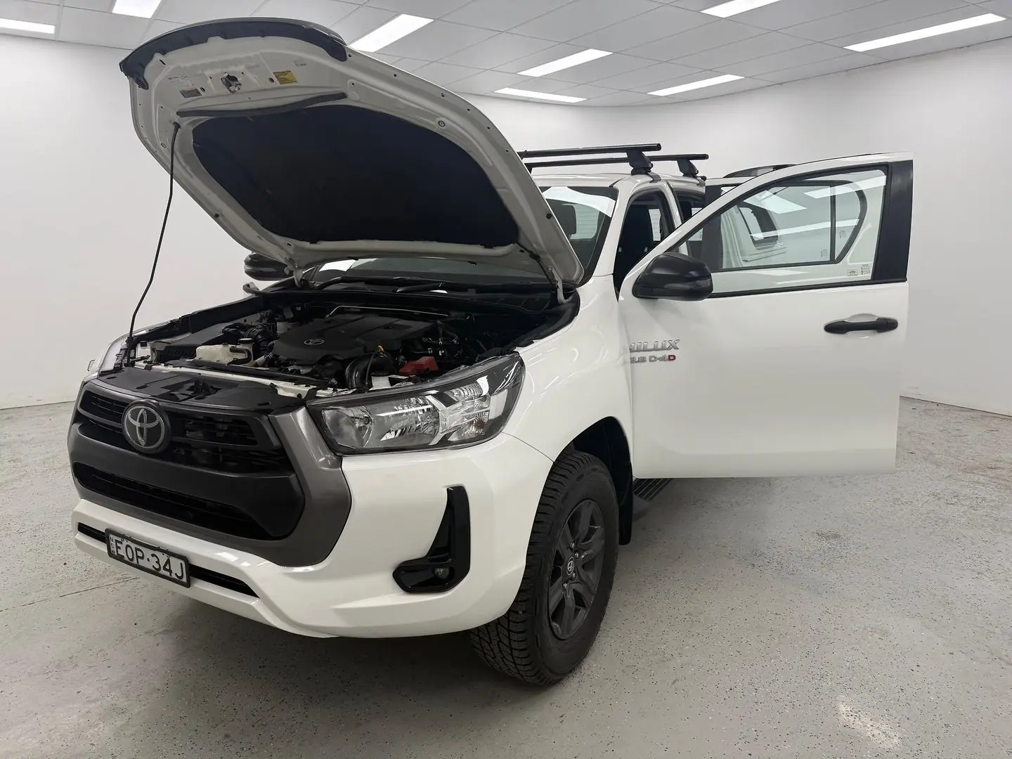 2021 Toyota Hilux Gallery Image 8