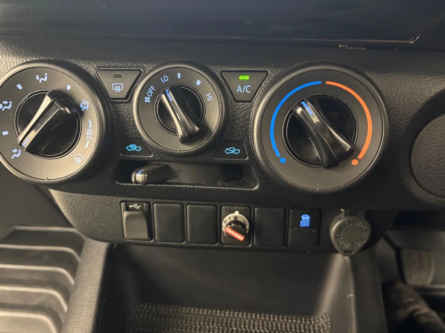 2023 Toyota Hilux Gallery Image 32